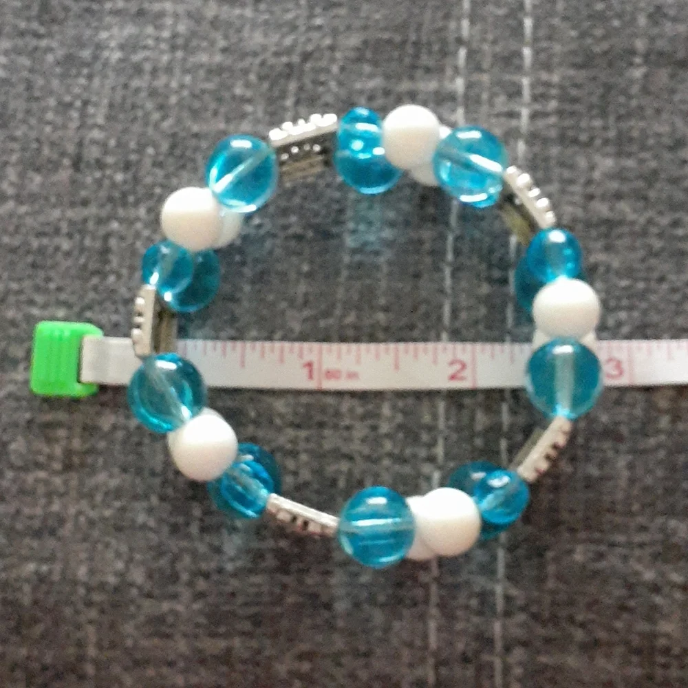 NWOT Beaded Elastic Double Strand Bracelet AA112